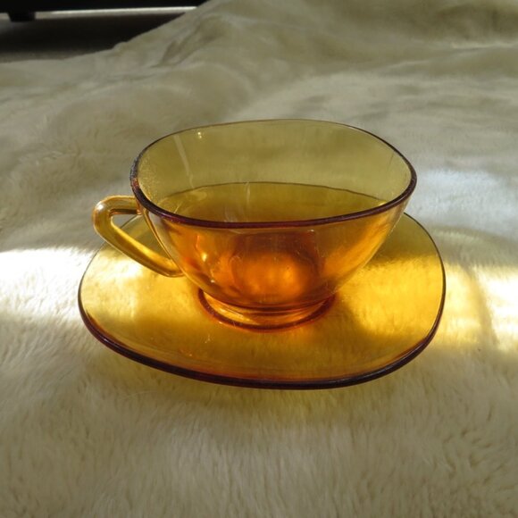 Veraco Tea Cup /Saucer - Picture 1 of 5